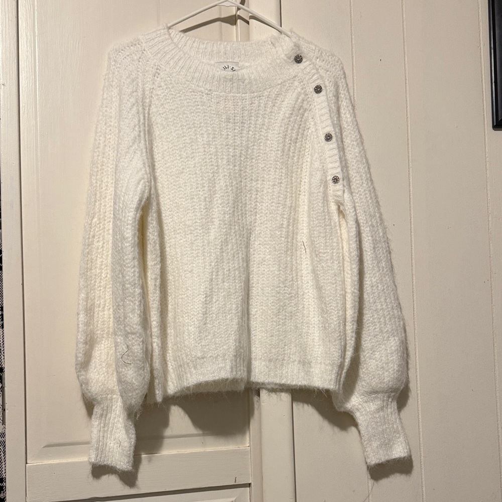 Elegant White Crew Neck Sweater